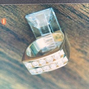 14K Gold Diamon Ring (1.5K)(sz 9)-Chanel Setting